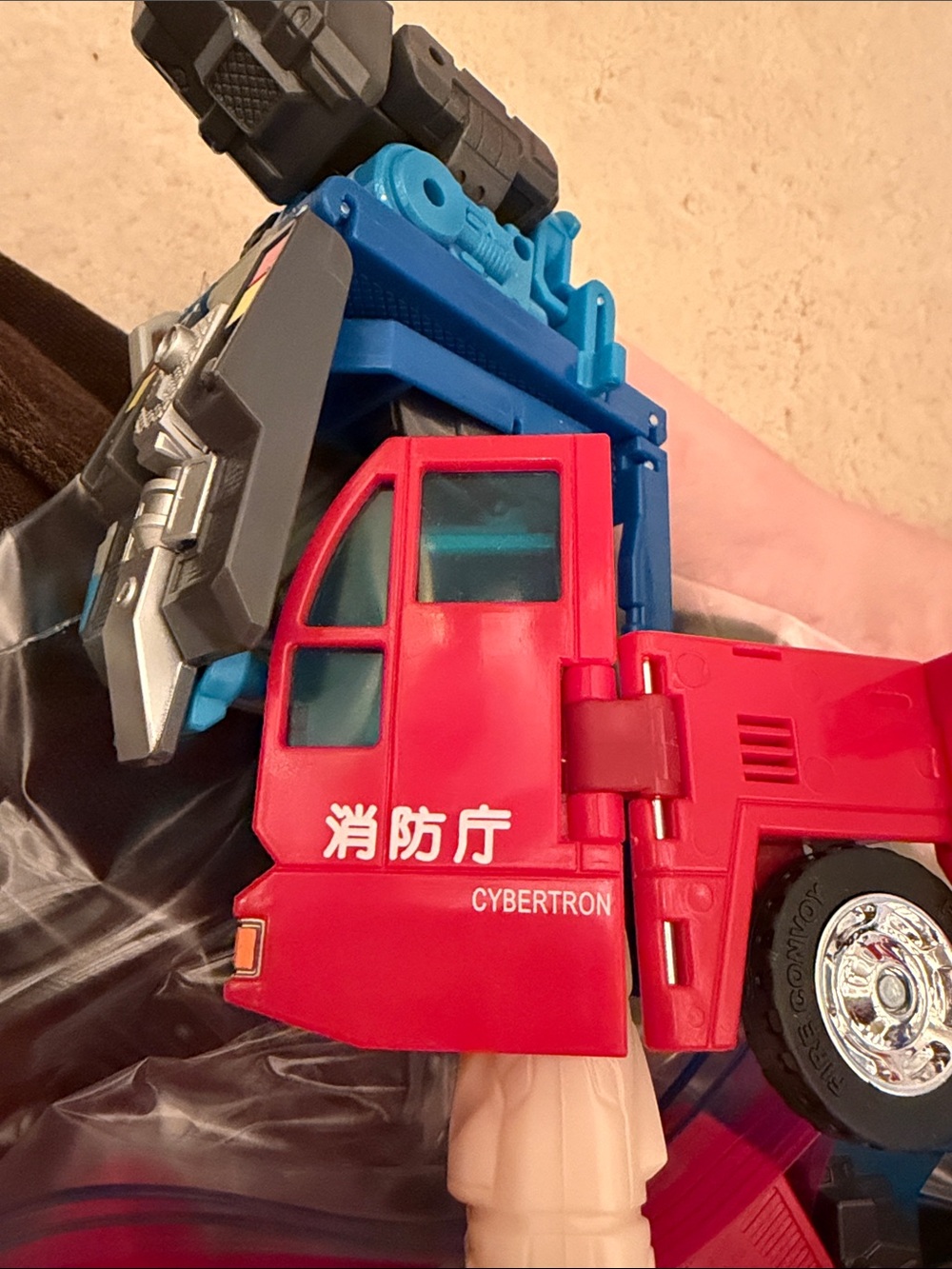 Cybertron Transformer - Picture 8 of 8